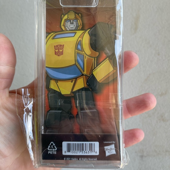 NWT transformers FIGPIN bumblebee - Picture 2 of 2